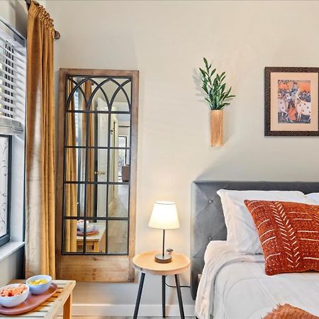Artist'S Tower Townhome Just Renovated W Loft غينزفيل، فلوريدا المظهر الخارجي الصورة