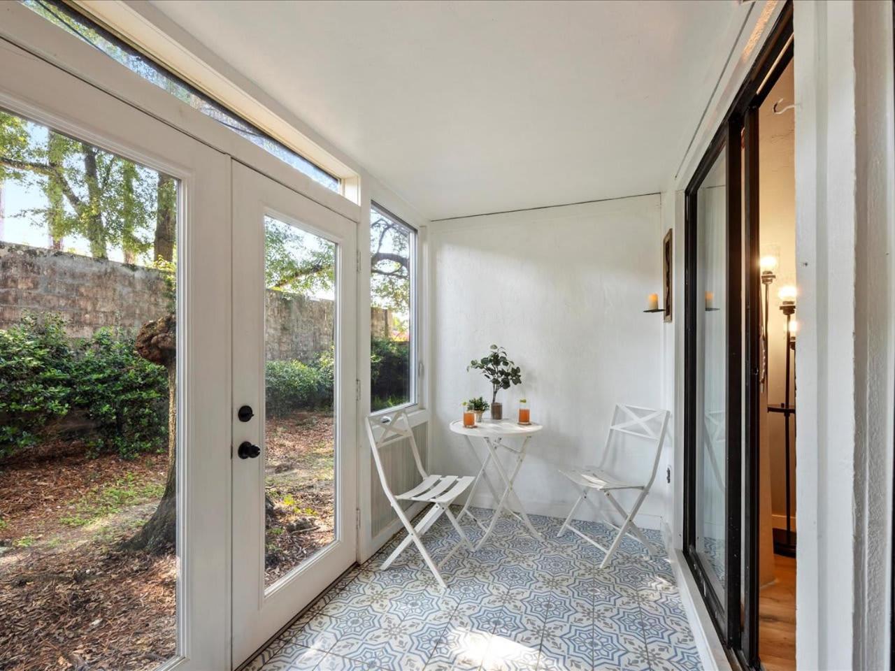 Artist'S Tower Townhome Just Renovated W Loft غينزفيل، فلوريدا المظهر الخارجي الصورة