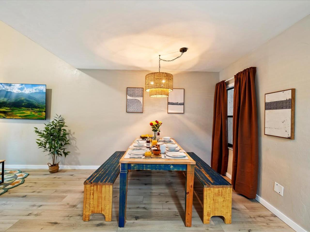 Artist'S Tower Townhome Just Renovated W Loft غينزفيل، فلوريدا المظهر الخارجي الصورة