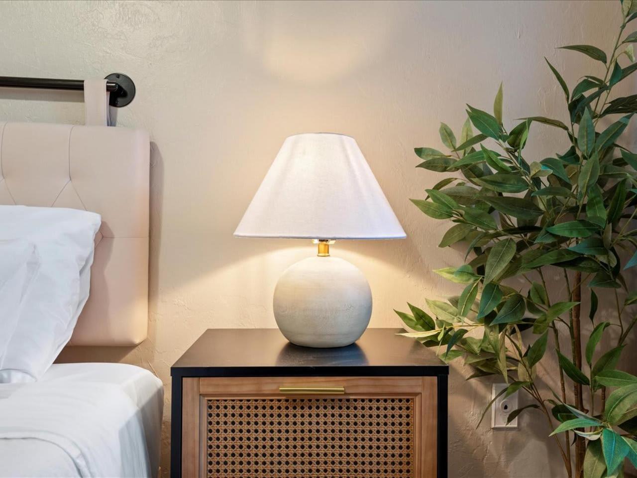 Artist'S Tower Townhome Just Renovated W Loft غينزفيل، فلوريدا المظهر الخارجي الصورة