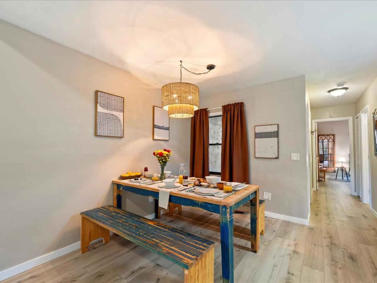 Artist'S Tower Townhome Just Renovated W Loft غينزفيل، فلوريدا المظهر الخارجي الصورة