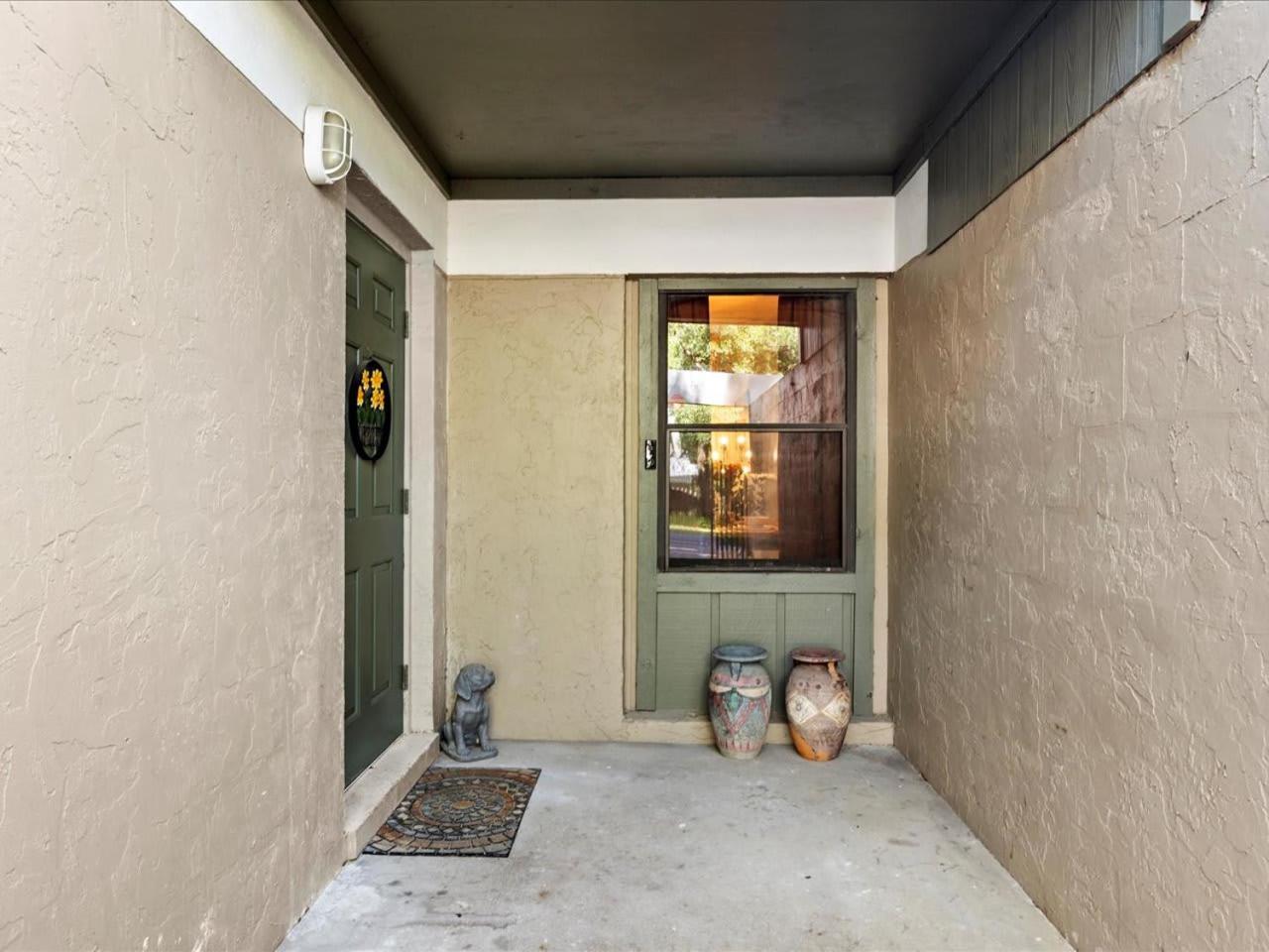 Artist'S Tower Townhome Just Renovated W Loft غينزفيل، فلوريدا المظهر الخارجي الصورة